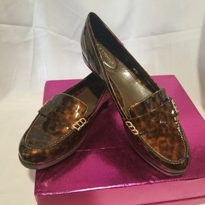 NIB Dana Buchman DBAUDRIETORT Loafers
